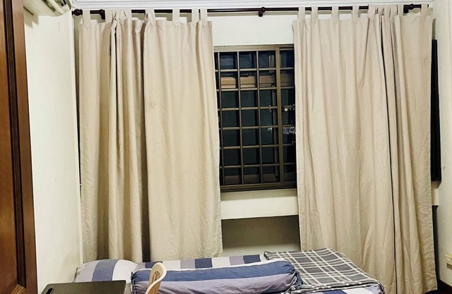 Peaceful private room in the west with amenities