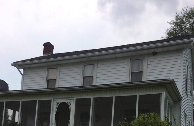 Peaceful Quaint Old Farm House & Barn on 45 acres of fields & woods