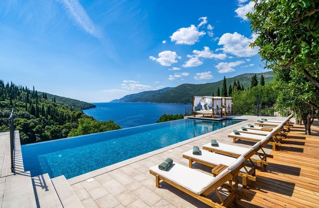 Peaceful Villa Palma with infinity pool in Dubrovnik, sea view, family, bbq