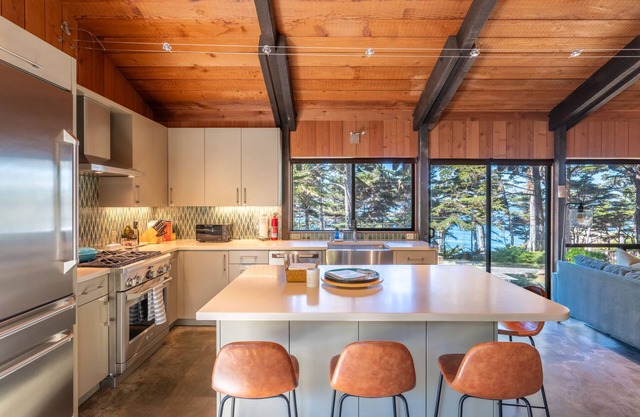 Pebble Beach perfection. Peaceful, Ocean view property to rest, golf, reset.