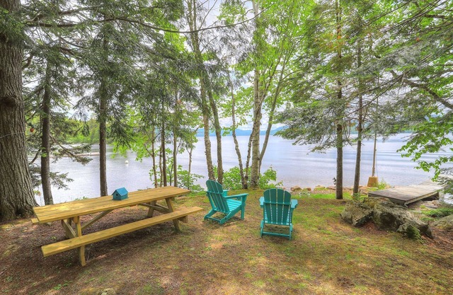 Pebble Cove, Private Waterfront, Dock, Mooring, Kayaks, Rangeley Maine