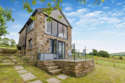 Peeb’s Palace at Tanpits Farm