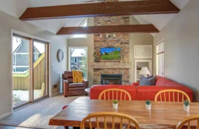 Peek & Peak slope side chalet, close to golf too!