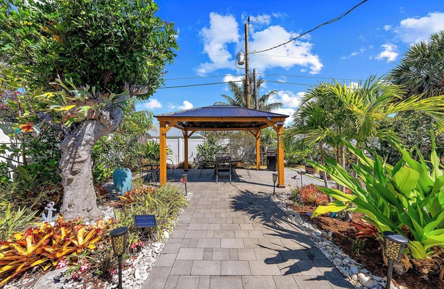 Peggy's Retreat - Citrus Cottage