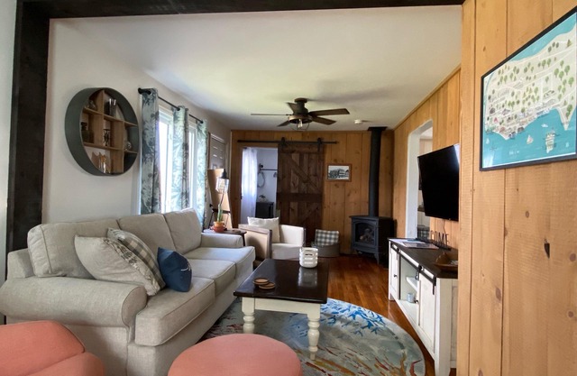 Pelican Place ❤️ WALK EVERYWHERE! nYour home away from home.