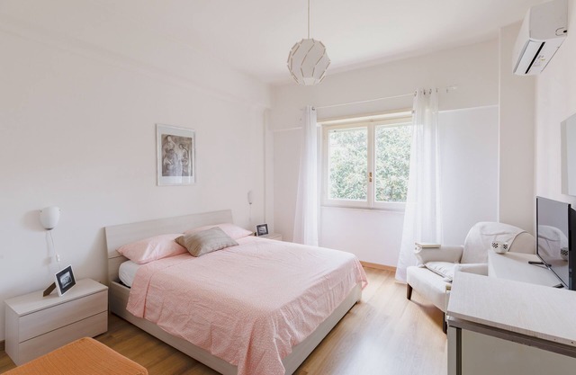 Pelizzi Apartment, 5 persons, 2 bedrooms, balcony, Wi-fi, Cinecittà