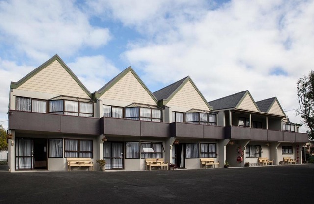 Pembrooke Motor Lodge