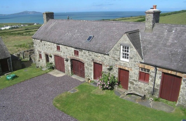 Pen y Graig - The Loft B&B - barn apartment, Church Bay, sea views 500m to beach