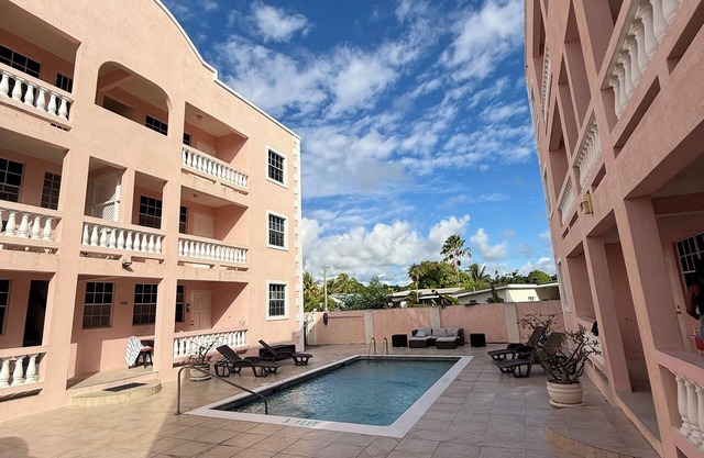 Pene's Place 2Brm Condo. 2 Min Walk To The Beach