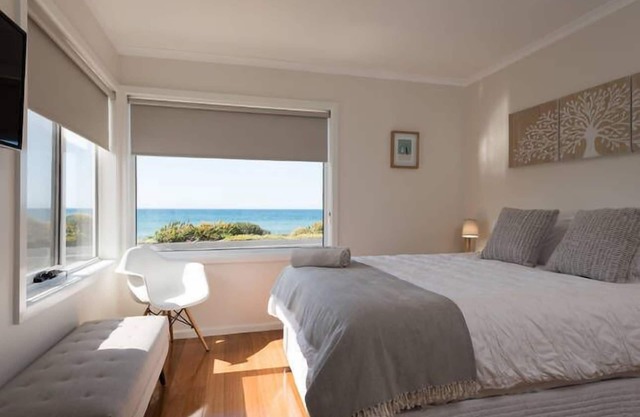 Penguin Beach House - seaside getaway
