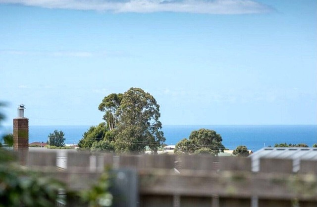 Penguin by the Sea Accommodation - Burnie Tasmania Australia