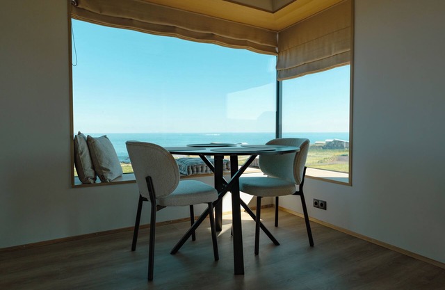 Peninsula Suites