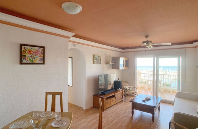 Penthouse with BBQ and views over the Marina