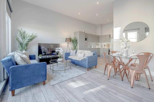 Penthouse 2 Bed 2 Bath By CRSL