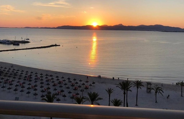 Penthouse apartment overlooking the Mediterranean Sea and the marina