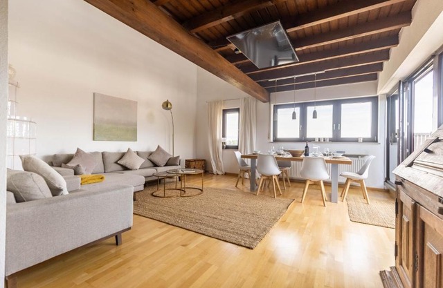 Penthouse Weitblick mit Berg und Seesicht