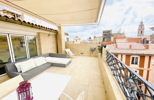 PENTHOUSE with Office Space in the Historic València, close to everything!