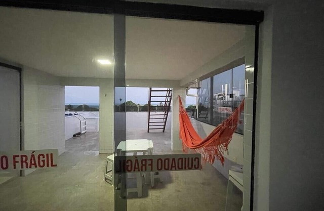 Penthouse with pool and wide sea view!