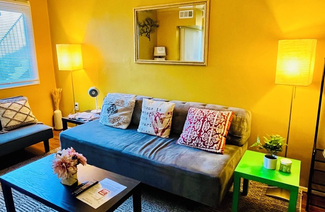 Perfect 3-bedroom 2-bath apartment with AC in Aspen Hill
