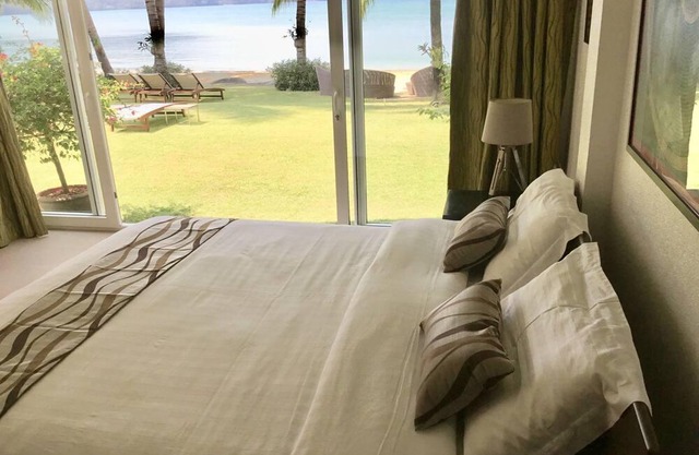 Perfect beachfront location, 5 bedrooms, incredible sunsets ...