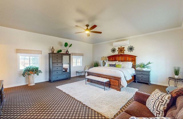Perfect couples getaway retreat on historic family winery, close to hiking
