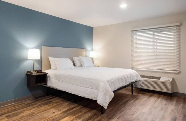 Perfect for Groups! 3 Queen Suites w/Full Comfort in One Austin Compound