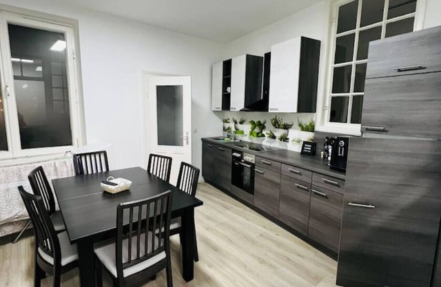 Perfect for large travel groups! Leoben!