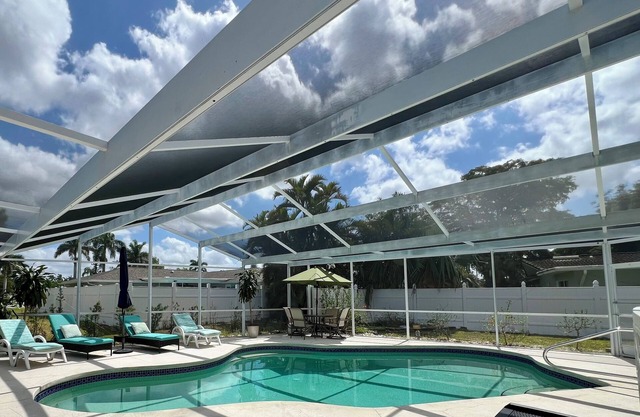 Perfect Fort Myers Getaway! Close to beaches, downtown, nightlife.