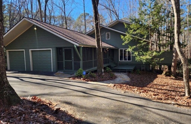 Perfect Hiker’s Haven Retreat just steps to F. D Roosevelt State Park!