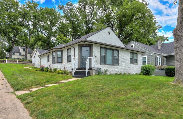Perfect Location in Omaha, Walking distance to Aksarben village and Boxter Arena