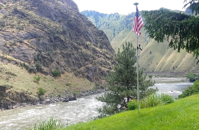 Perfect Riverfront Getaway!