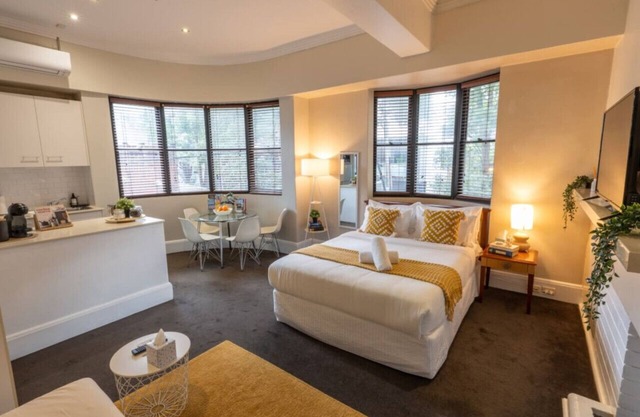 Perfect sunny Studio in the city- Broadway- Chippendale