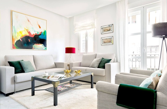 Perfectly Located Apartment with City Views. Encarnacion