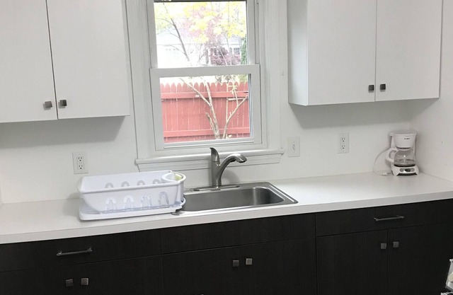 Pet Friendly 2 Bedroom minutes to Weston Hospital 5709