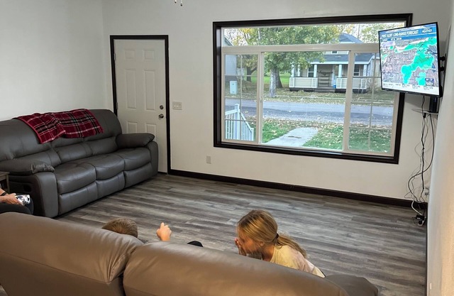 Pet friendly and fenced in backyard! Heated garage!