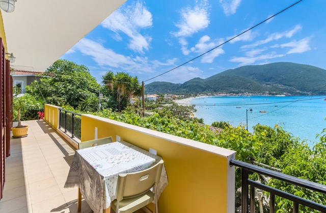 Pet-Friendly Apartment Villa Captain Fotis 2 with Sea View & Balcony