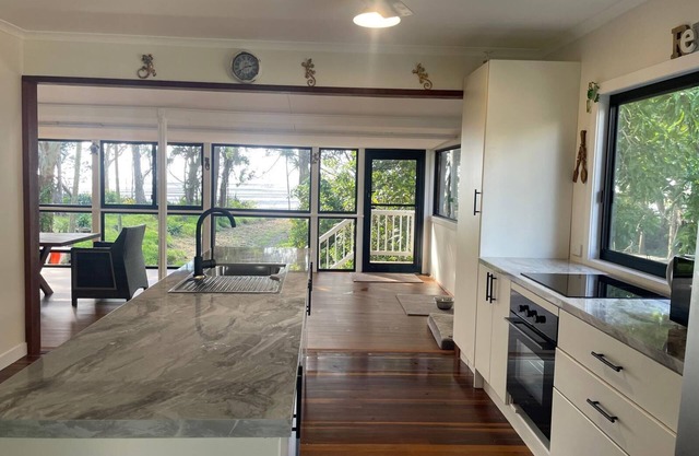 Pet friendly beachfront home in Hervey Bay. Sleeps 8.