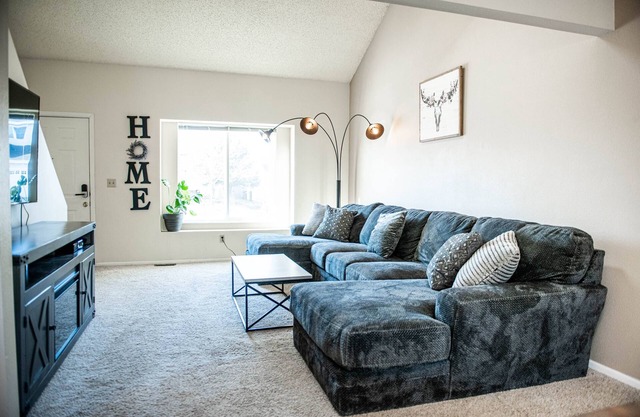 PET FRIENDLY: COZY GETAWAY, CENTRALLY LOCATED