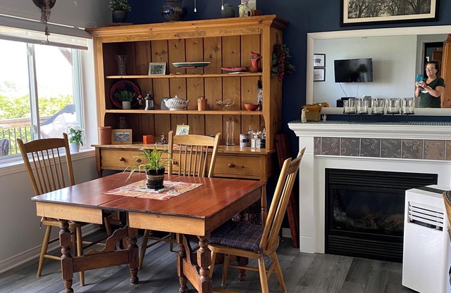 Pet friendly Cottage on World Heritage Rideau River
