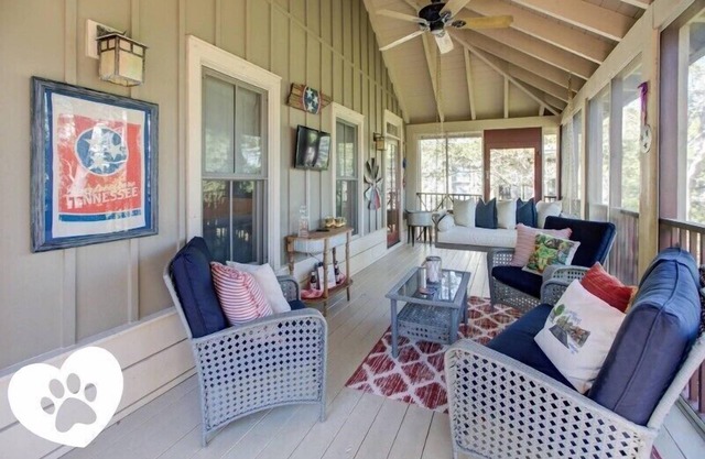 Pet Friendly! 🐶 Golf Cart & Bikes Included!