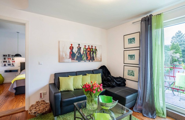 Pet-Friendly Holiday Apartment 'Lichtentaler Allee' with Balcony and Wi-Fi