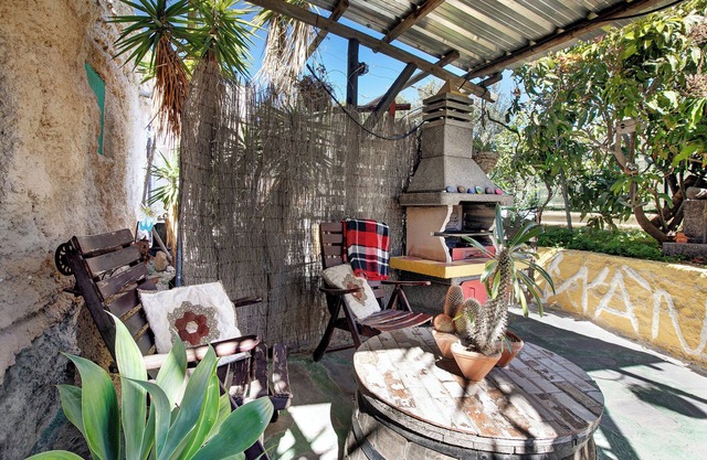 Pet-Friendly Holiday Home Casas Cueva Alfer 2 with Sea View, Garden & Wi-Fi