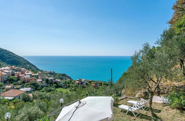Pet friendly home in Framura