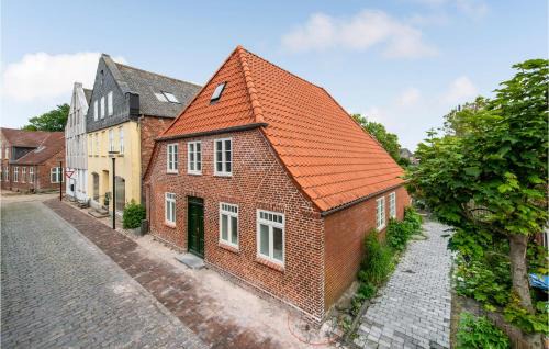 Pet Friendly Home In Højer With Kitchen