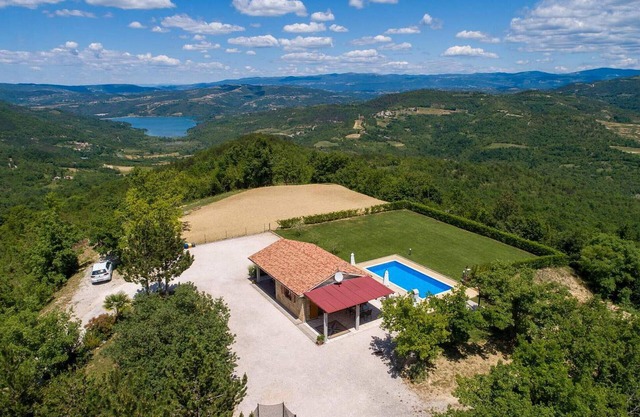 Pet friendly home in Pazin