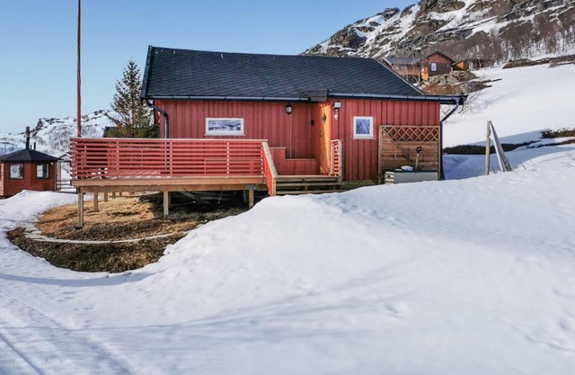 Pet friendly home in Snefjord with sauna