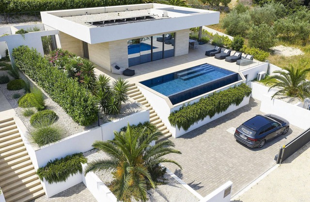 Pet friendly home in Tkon