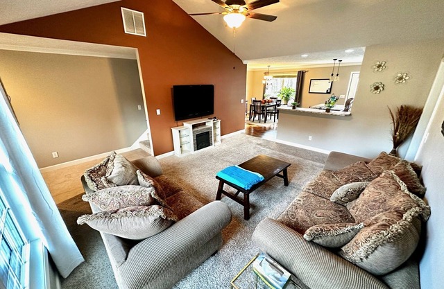 Pet friendly home in Evansville