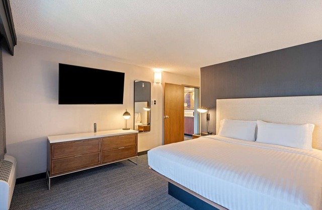 Pet-friendly Hotel! Comfortable 1BR Suite Short Drive to Mt Diablo State Park!