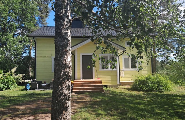 Pet friendly house with wood sauna - Sleeps 8